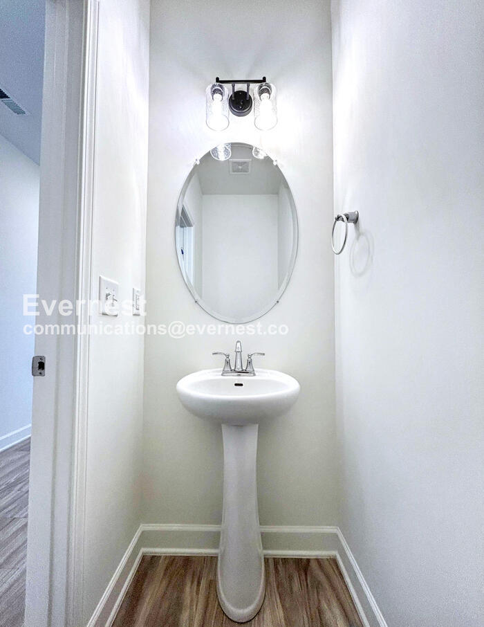 Building Photo - 799 Coopers Wy