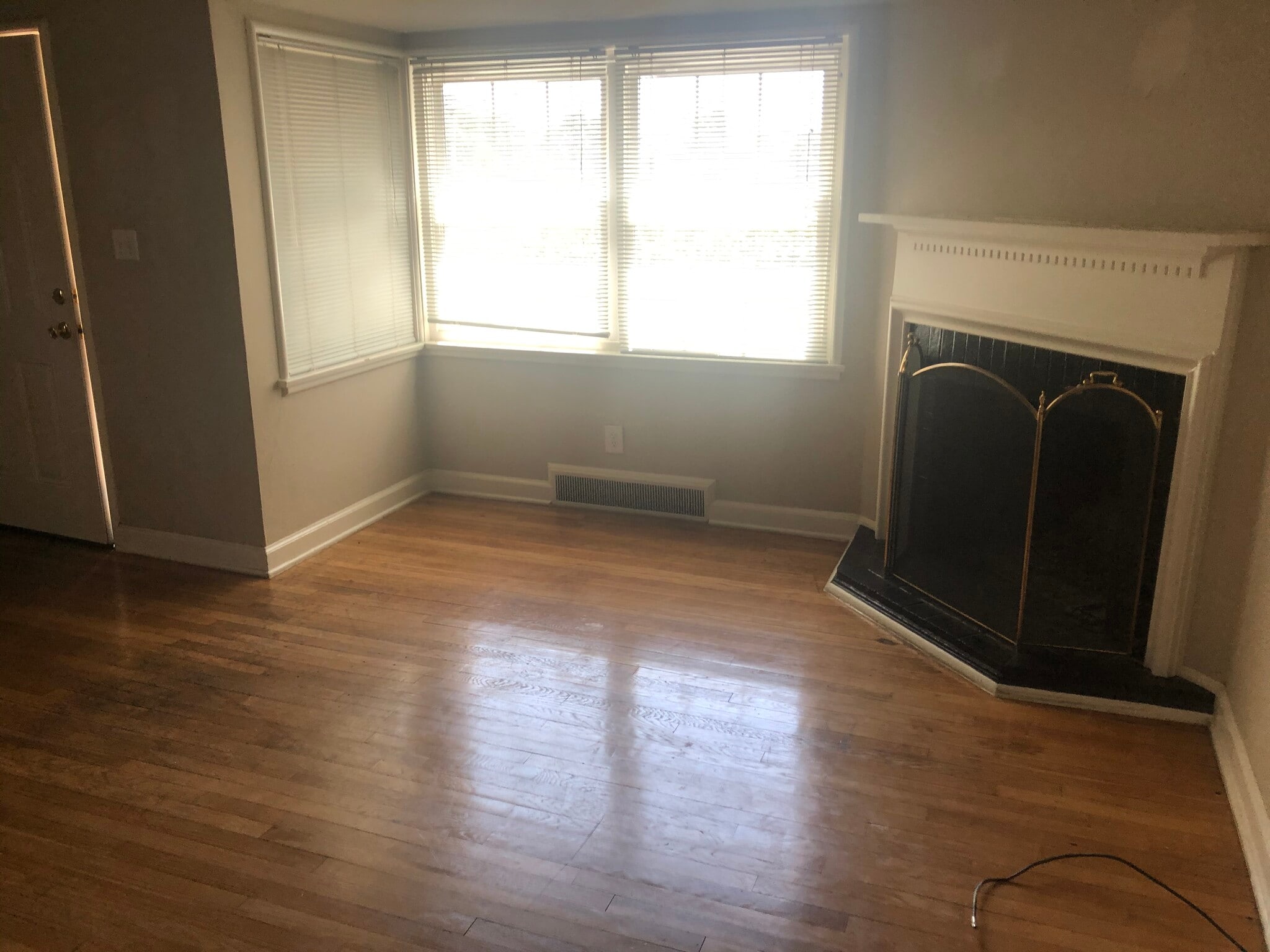 Living Room - 1210 W Murdock St