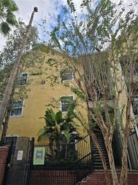 Building Photo - 1910 E Palm Ave