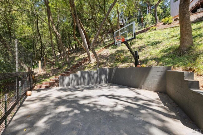 Building Photo - Newly Renovated Ross Four Bedroom & Three Bathroom Home on 1/2 acre with AC and Views