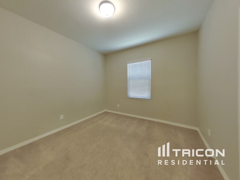 Building Photo - 33598 N Draba Ln