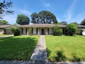 Building Photo - 9322 Fairdale Ln