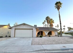 Building Photo - 6225 Vista Verde N