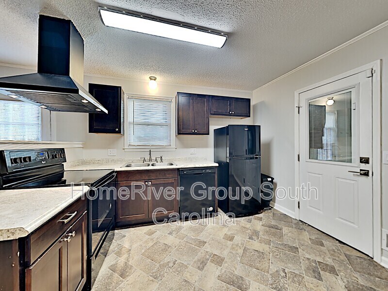 Building Photo - 7908 Tradd St