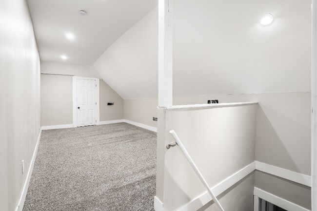 Building Photo - 163 Martin Ave