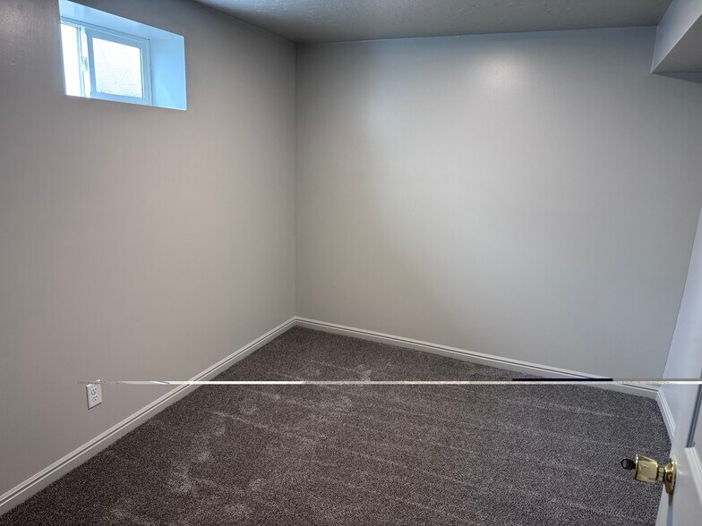 Building Photo - 3879 S 2050 W