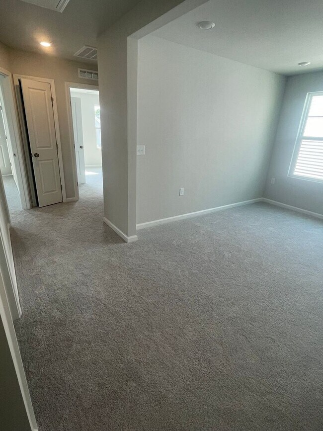 Building Photo - 143 Sea Cave Ln