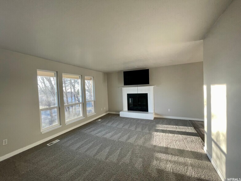 Building Photo - 816 N Jackson Ave