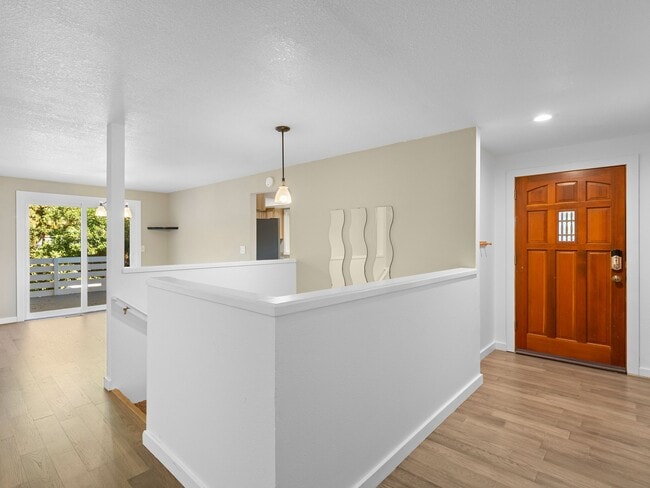 Building Photo - 1107 Meadowview Ct