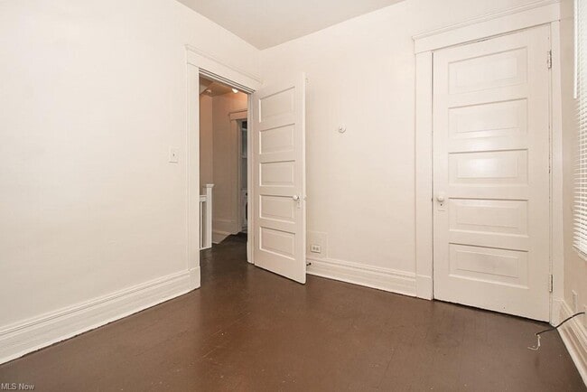Building Photo - 1312 W 91st St