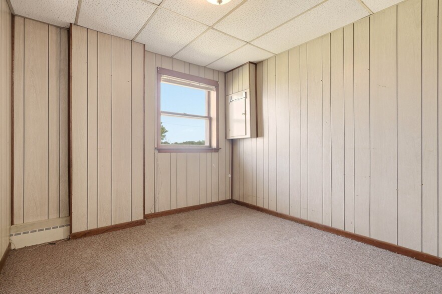 Building Photo - 13979 Fedora Rd