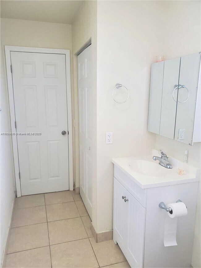 Building Photo - 15250 SW 134th Pl