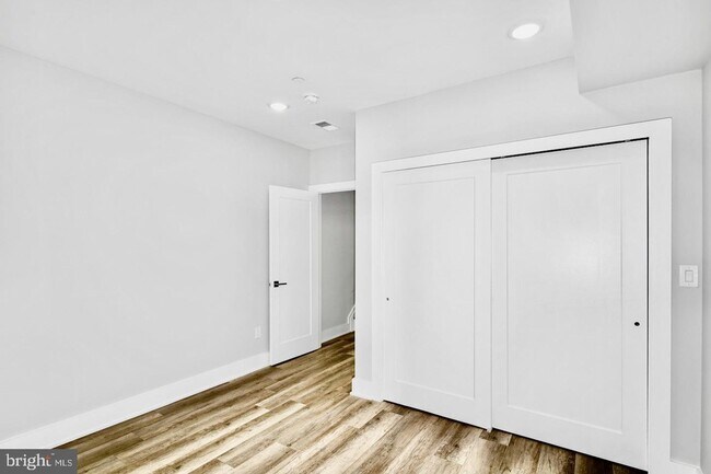 Building Photo - Brand New Luxury Apartments