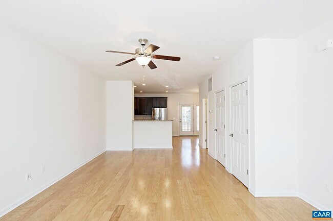 Building Photo - 139 Longwood Dr