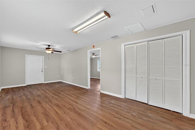 Building Photo - 8723 N Dexter Ave
