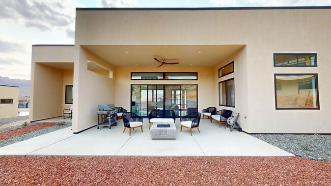 Building Photo - 2183 S Salida Del Sol