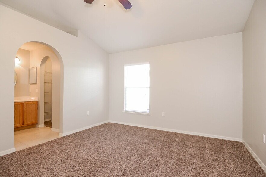 Building Photo - 17026 Ongar Ct