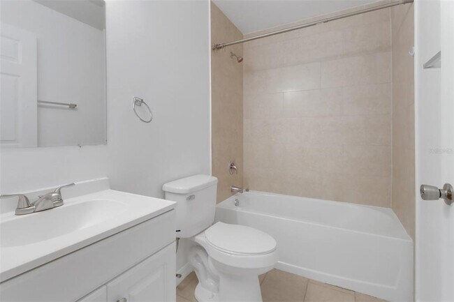 Building Photo - 3524 SW 17th Ave