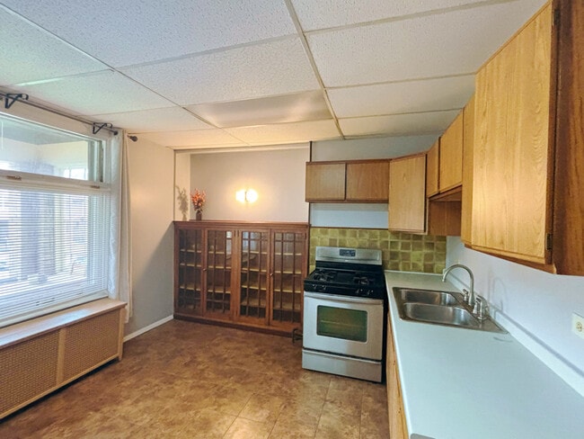 Building Photo - 5432 Baywood St