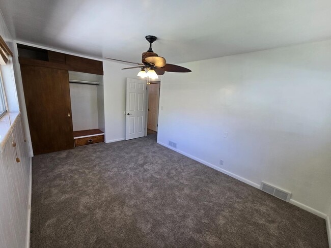 Building Photo - 309 E 200 S