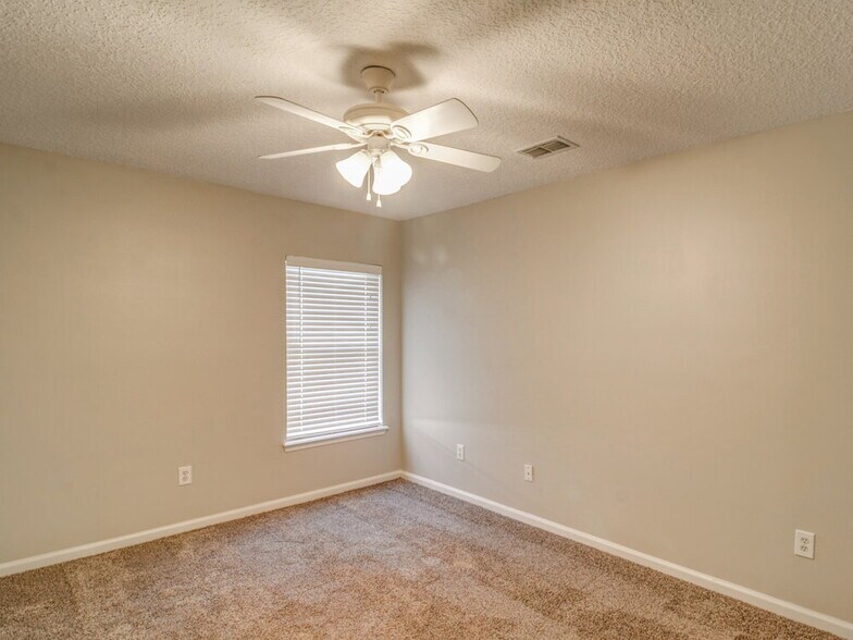 Building Photo - 412 Sparrow Branch Cir
