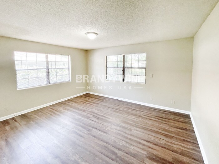 Building Photo - 2255 Tegner Dr