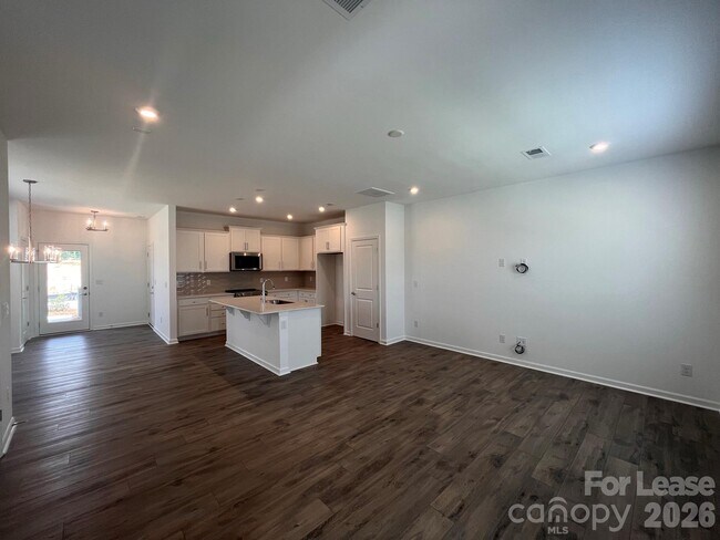 Building Photo - 16305 Leading St