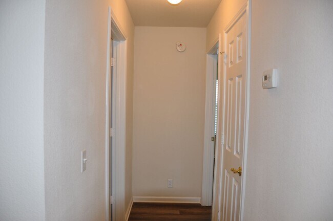 Building Photo - 3 Bedroom 2 Bath with Study in Kyle