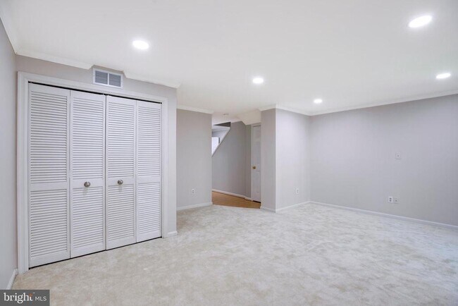 Building Photo - 5610 Gosling Ct