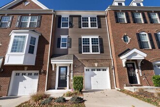 Building Photo - 4BD/3.5BA Fabulous Upper Marlboro Townhome