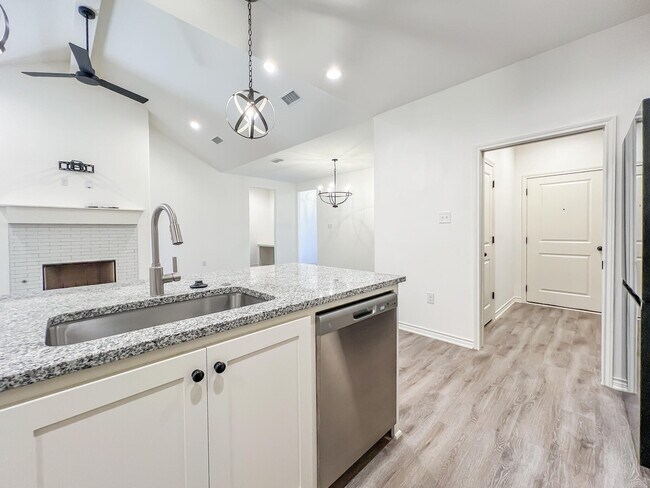 Building Photo - 5917 Harvard St