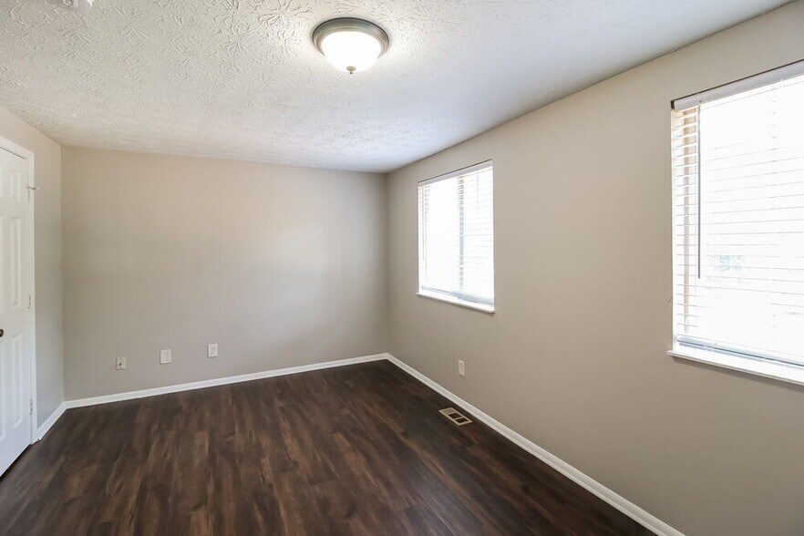 Building Photo - 6818 Graves Mill Dr