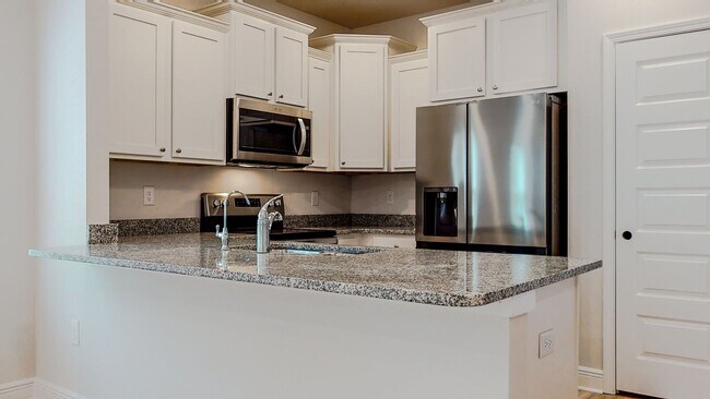 Building Photo - 3 bed 2.5 bathroom townhome in Santa Rosa Beach