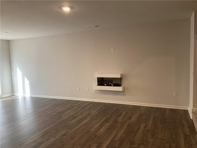 Building Photo - 28 Rustin Ridge