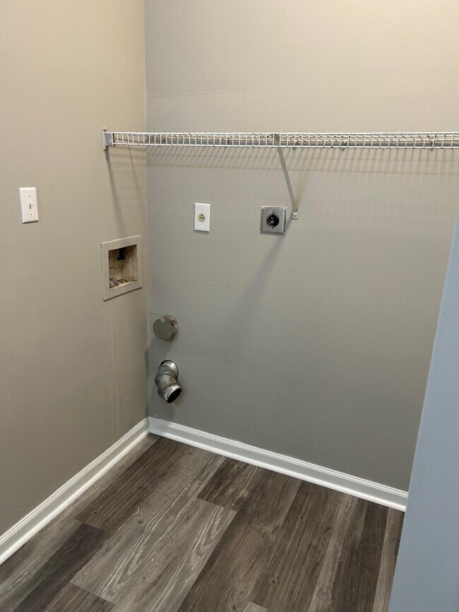 Building Photo - 236 Wray Ct