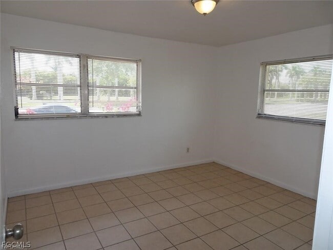 Building Photo - 221 Cape Coral Pkwy W