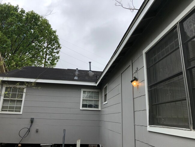 Building Photo - Gorgeous all renovated Home in Beaumont, TX!