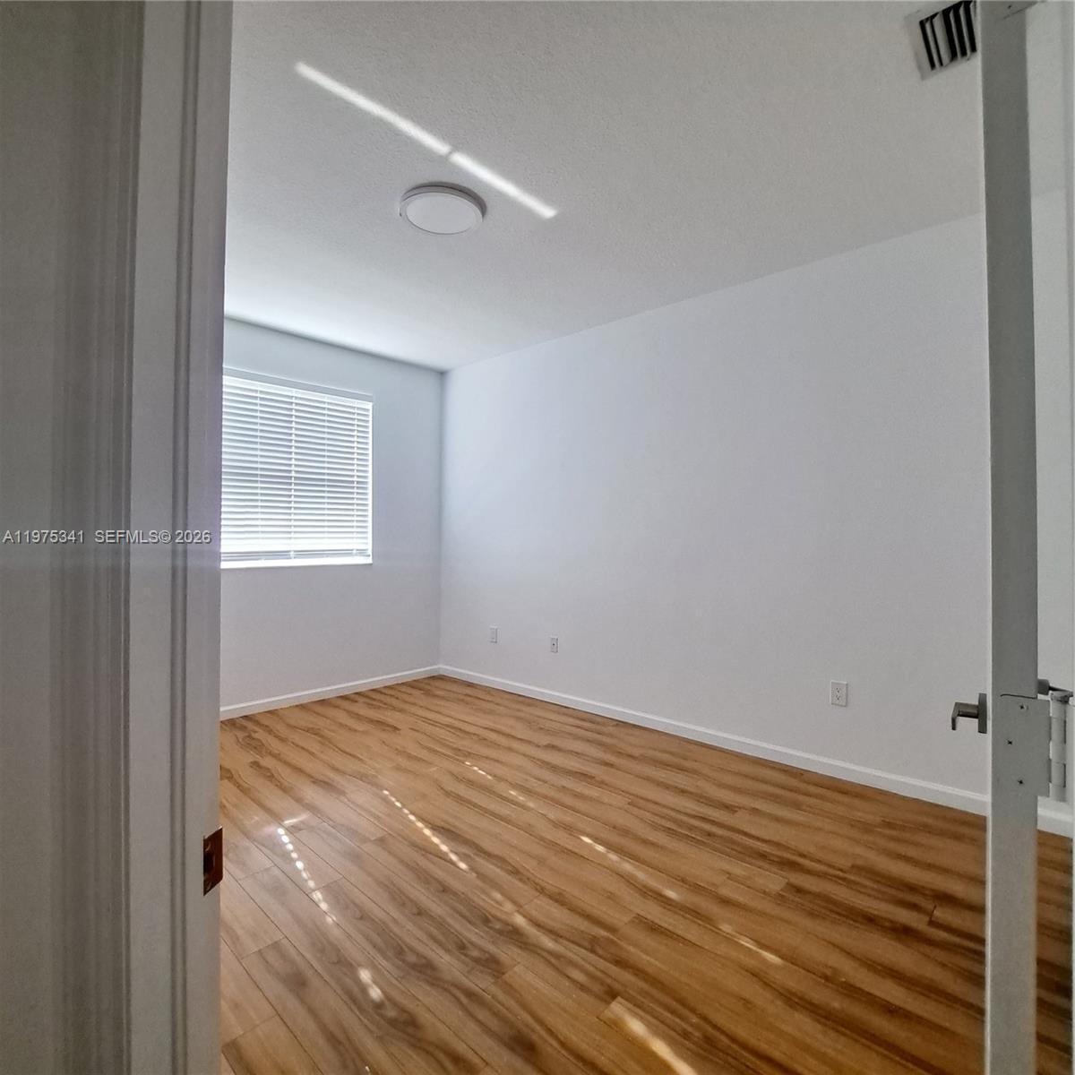 Building Photo - 642 SW 106th Ave