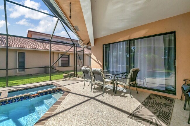 Building Photo - 10204 Camelback Ln