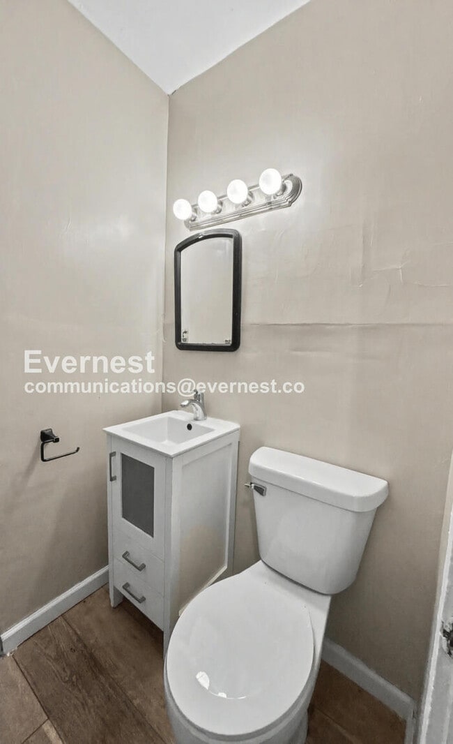 Building Photo - 100 N Central Ave