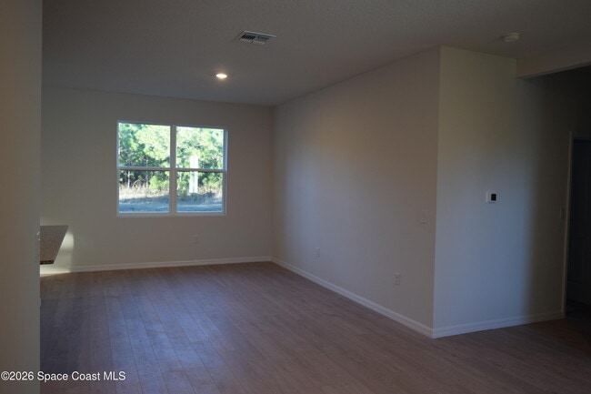 Building Photo - 717 Spoonbill St