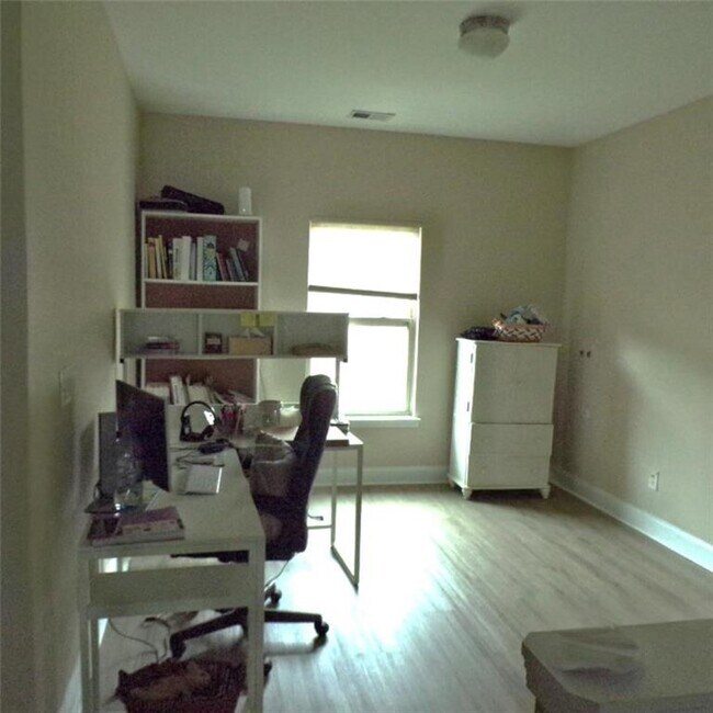 Building Photo - 3945 Pointe Vecchio Cir