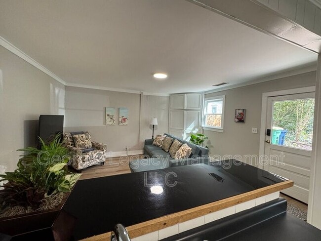 Building Photo - 275 Boulevard Heights