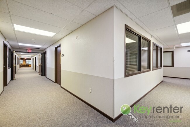 Building Photo - 1411 S Douglas Ave