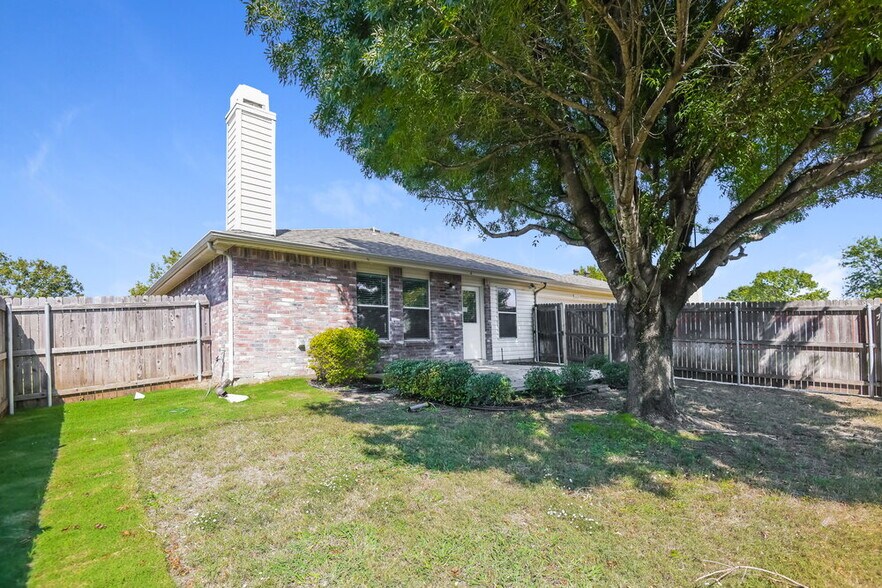 Building Photo - 1625 Creekridge Ct