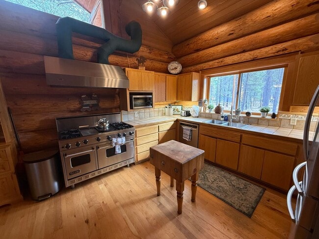 Building Photo - 55303 Velvet Ct