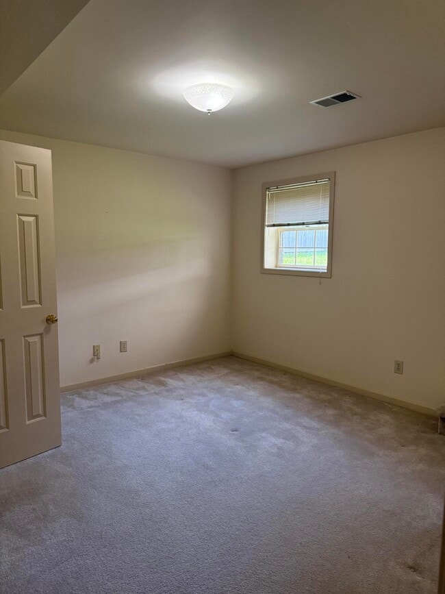 Building Photo - 464 Stone Creek Dr