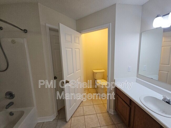 Building Photo - 117 Wildflower Ln