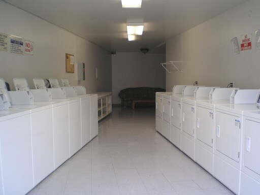 Building Photo - 10640 Colima Rd