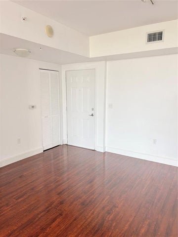 Building Photo - 700 E Boynton Beach Blvd
